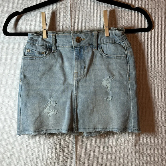 WONDER NATION Light Denim Distressed Girls Skirt Size S 6/6X - Picture 2 of 4